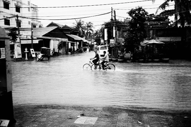 Phnom Penh market scene